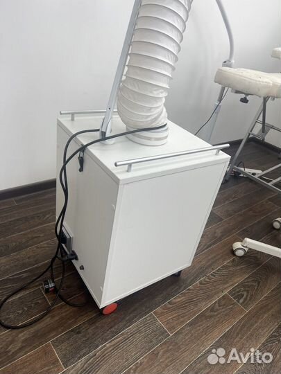 Педикюрная вытяжка