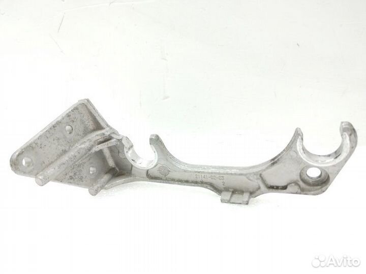 Кронштейн корпуса воздушного фильтра Mercedes-Benz