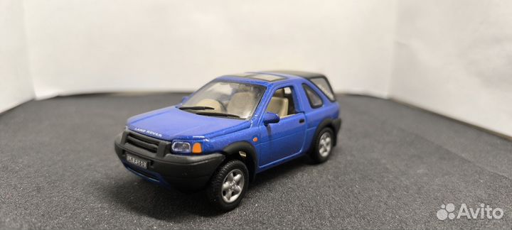 Модель Land Rover Freelander 1:43 Cararama