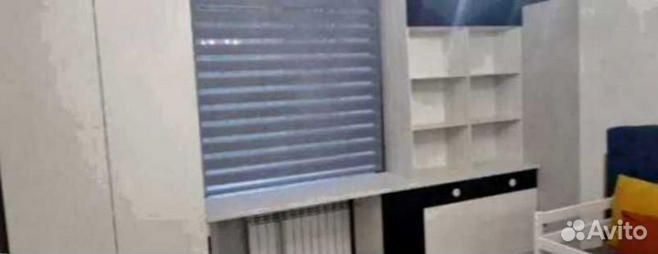 Рабочая зона в углу у окна