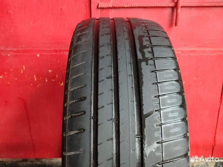 Michelin Pilot Sport 3 235/45 R18