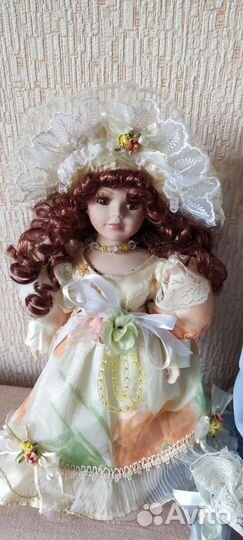 Кукла фарфоровая коллекционная