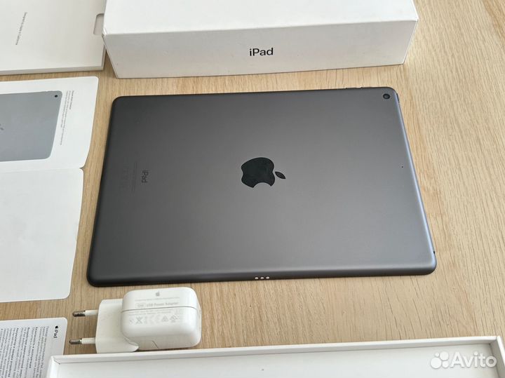 Apple iPad 8 поколения 2020