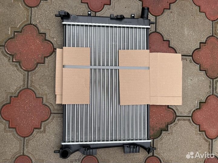 Радиатор охлаждения Хундай Солярис 2010-217