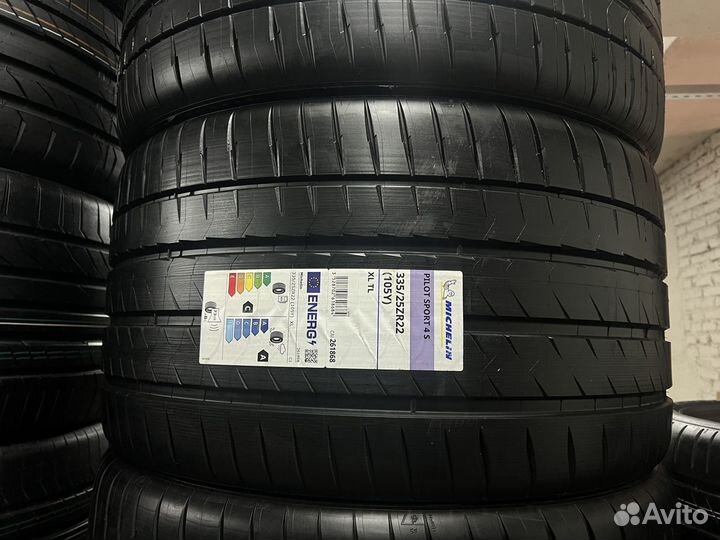 Michelin Pilot Sport 4 S 285/30 R22 и 335/25 R22 101Y