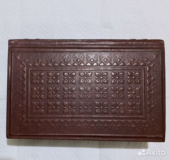 Библия в кожаном переплете