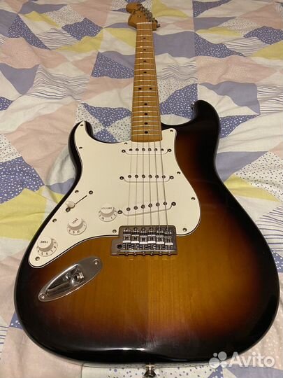 Электрогитара Fender Standard Stratocaster L/H