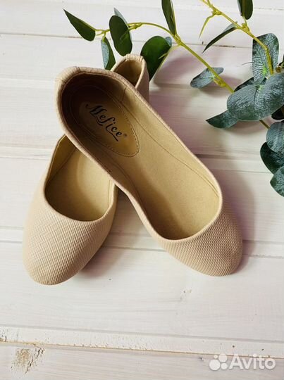 Балетки бежевые кожанные новые 35