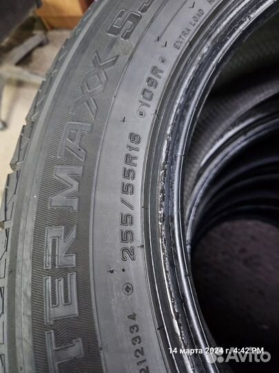 Dunlop Winter Maxx SJ8 255/55 R18