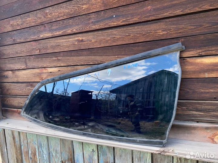 Стекло заднее левое Citroen C4