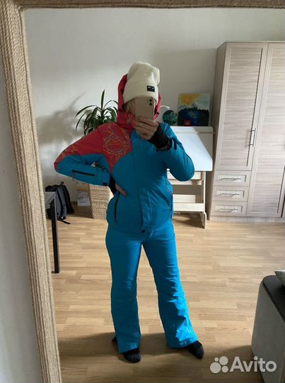 Сноубордический костюм женский