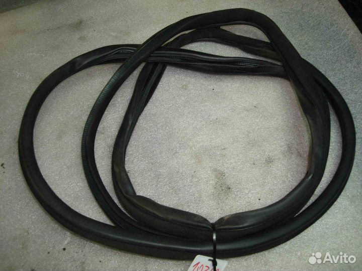 Уплотнитель двери Kia Quoris 2012