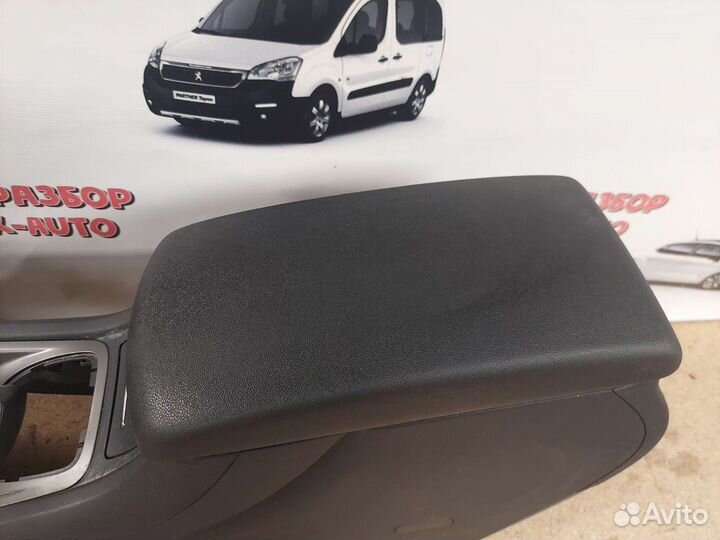 Центральная консоль с подлокотником Citroen C5 X7