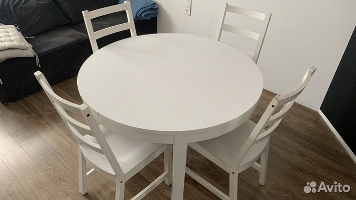 Кухонный стол и стулья IKEA