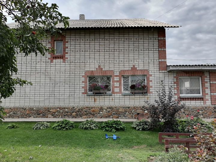 Дом 214 м² на участке 10 сот.