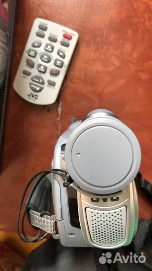 Видеокамера JVC