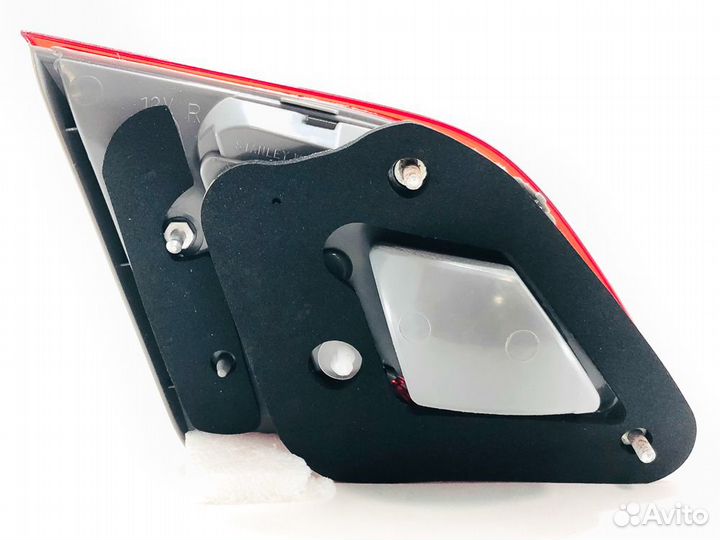 Фонарь правый задний в крышку багажника Sentra