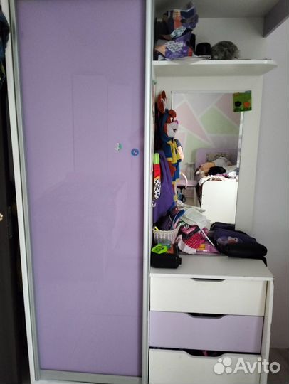 Шкаф купе. Шкаф. Стол. Кровать