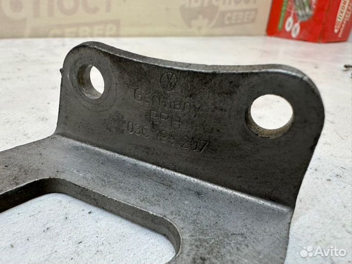 Кронштейн Volkswagen Jetta 162 caxa