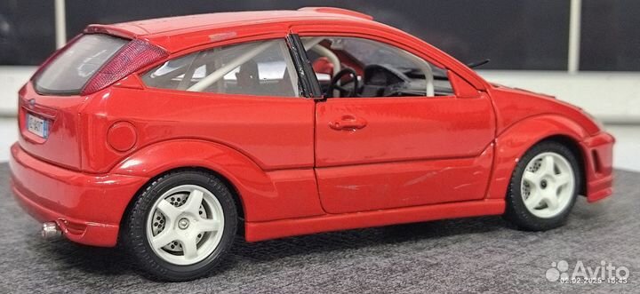 Модель Ford Focus 1:24 Bburago