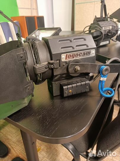 Галогеновый прожектор Logocam Fresnel 300