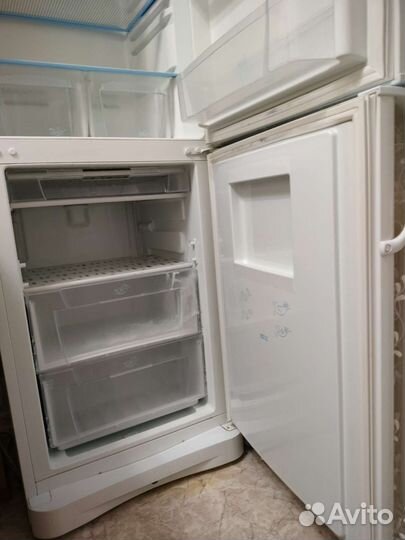 Холодильник бу indesit