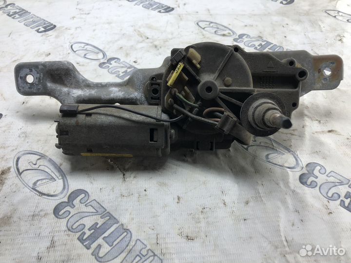 Моторчик заднего дворника Volkswagen Golf 3