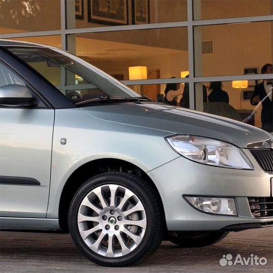 Крыло переднее правое в цвет Skoda Fabia Mk2