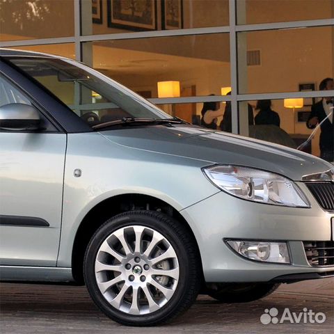 Крыло переднее правое в цвет Skoda Fabia Mk2