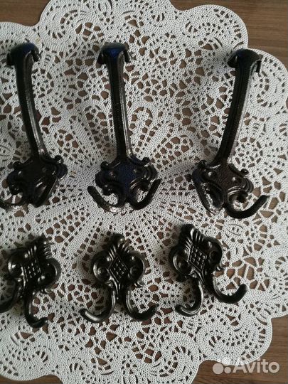 Крючки для вешалки