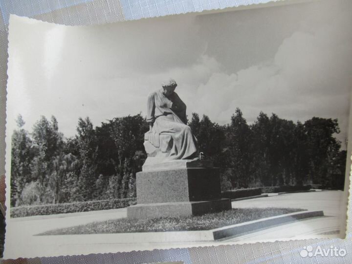 Открытки-фото антикварные Берлин-Трептов Парк1949г