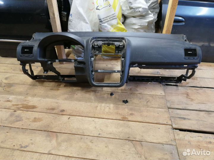 Торпедо с подушкой VW Jetta 5 Golf 5