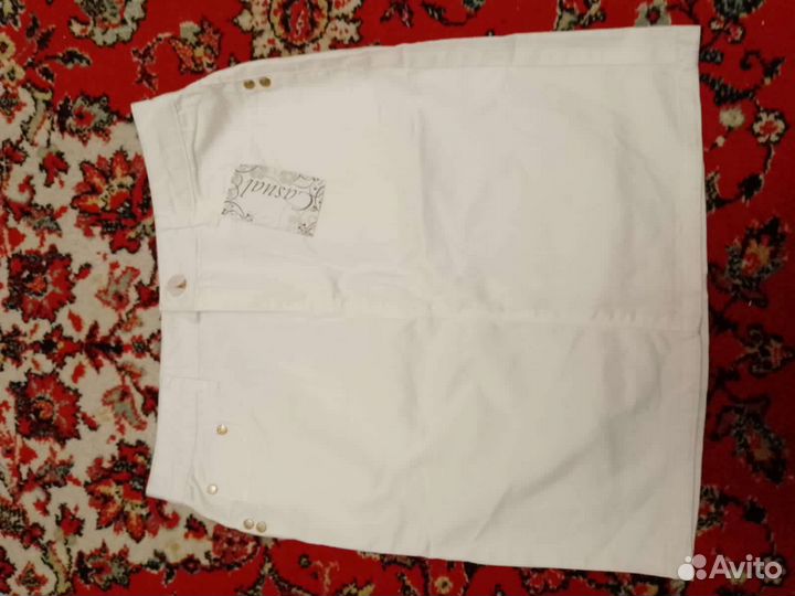Юбка белая новая 44