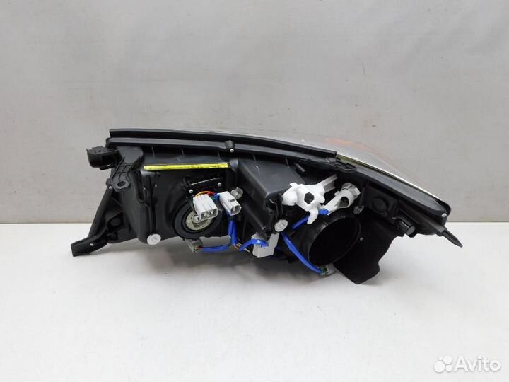 Фара правая Toyota Land Cruiser