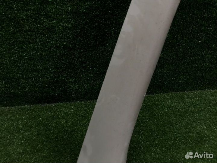 Накладка передней правой стойки Renault Duster