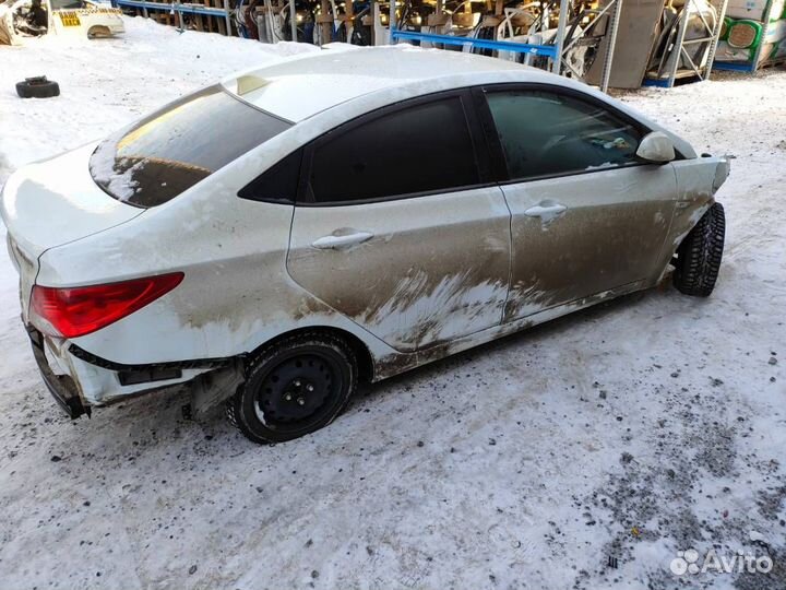 Hyundai Solaris 2013 в разбор