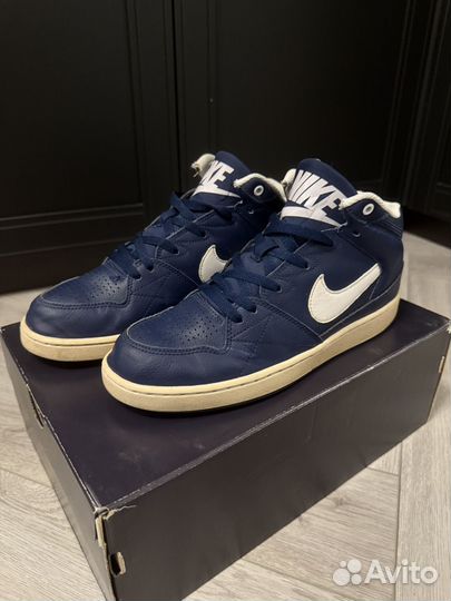 Nike priority MID