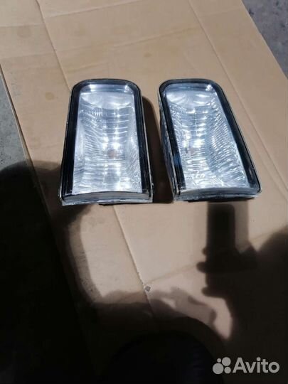 Противотуманная фара левая Toyota LC200