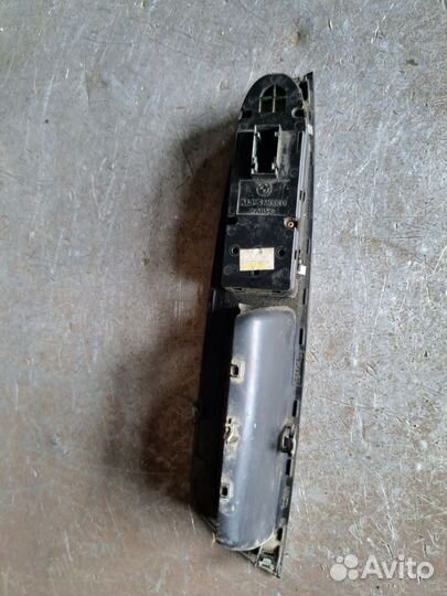 Блок управления стеклоподъемников BMW E70