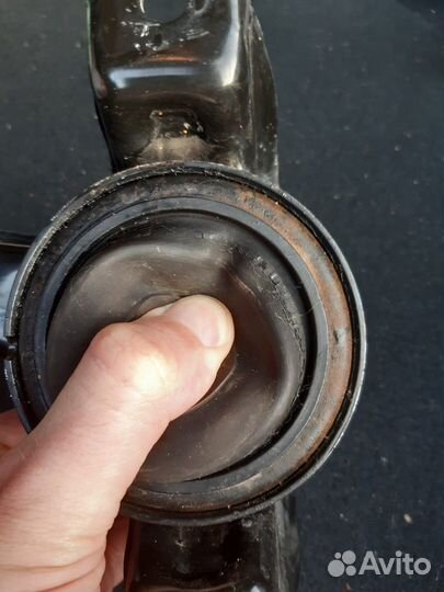 Опора двигателя правая hyundai-KIA оригинал б/у