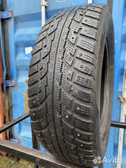 Kumho I'Zen RV Stud KC16 235/65 R17