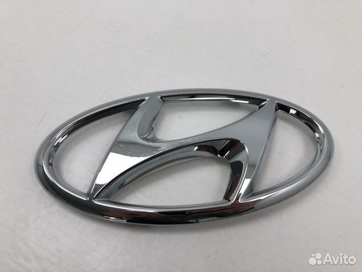 Эмблема Hyundai Santa Fe 4