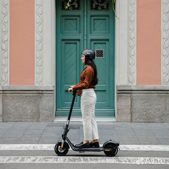 Электросамокат Ninebot KickScooter F2 PRO 051203A