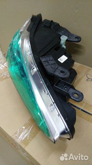 Фара правая Hyndai Genesis G70 92102G9130