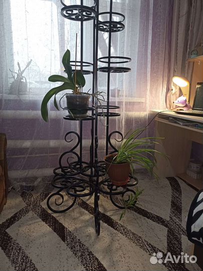 Подставка под цветы