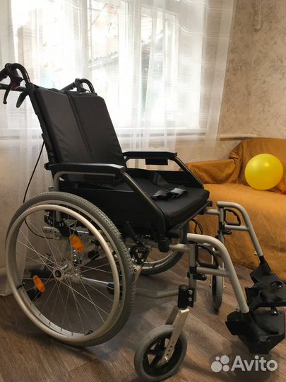 Кресло-коляска для инвалидов, ширина сиденья 48см