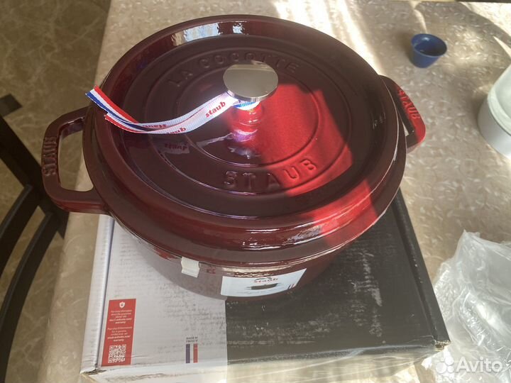 Кастрюля чугунная staub 26см