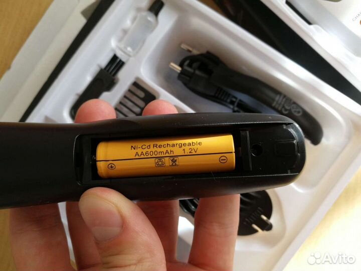 Машинка для бритья и стрижки. Съёмный акб. Новые