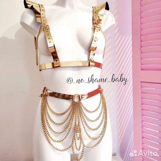 Портупея крылья золотая с цепочками из натуральной