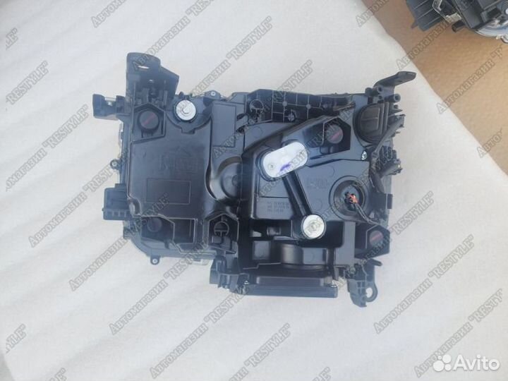 Фары передние Toyota Land Cruiser Prado 250